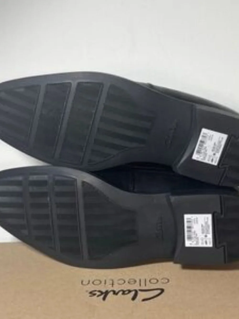 Clarks Tilden Free Leather Slip On shoes